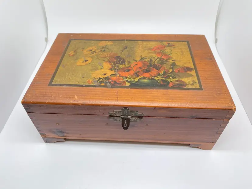 Vintage Wooden Dovetail Trinket/jewelry Box