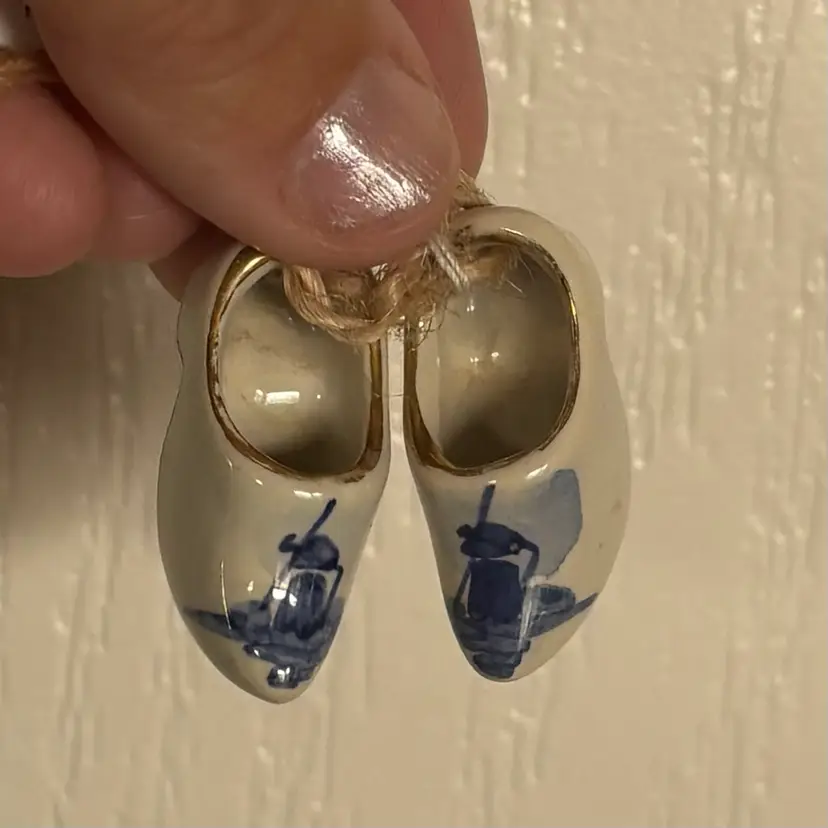 🐇Vintage Delft Blue Miniature Ceramic Clog Pair