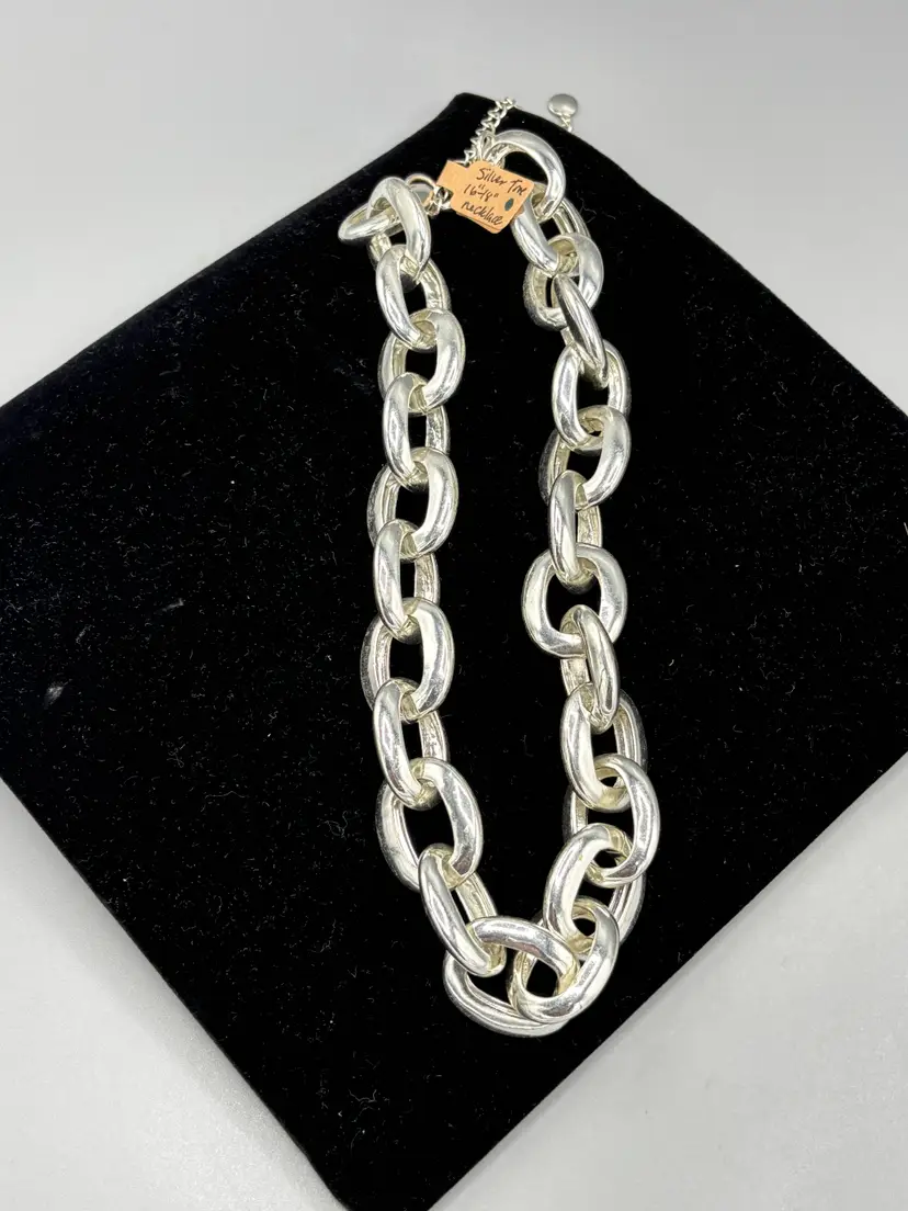 Silver tone necklace