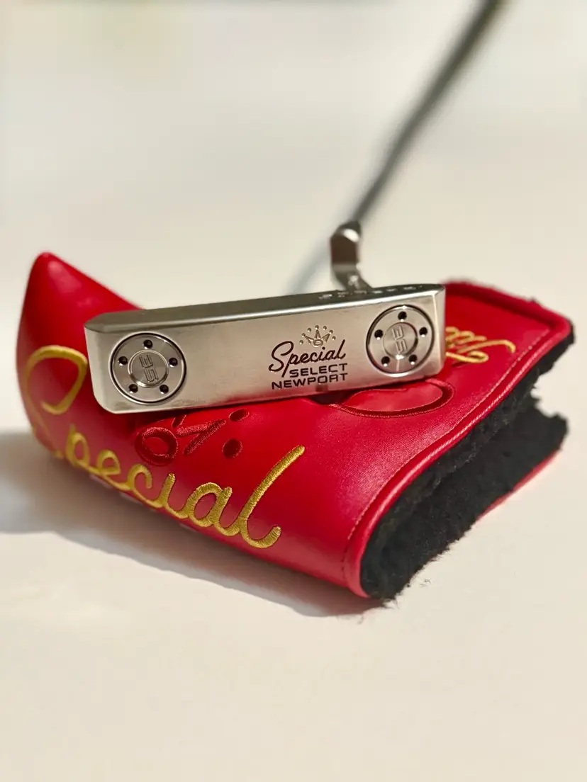 Scotty Cameron Special Select Newport Putter 34" Right Hand With Head Cover