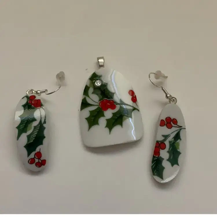 Broken Christmas Teacup Jewelry Made By Me
