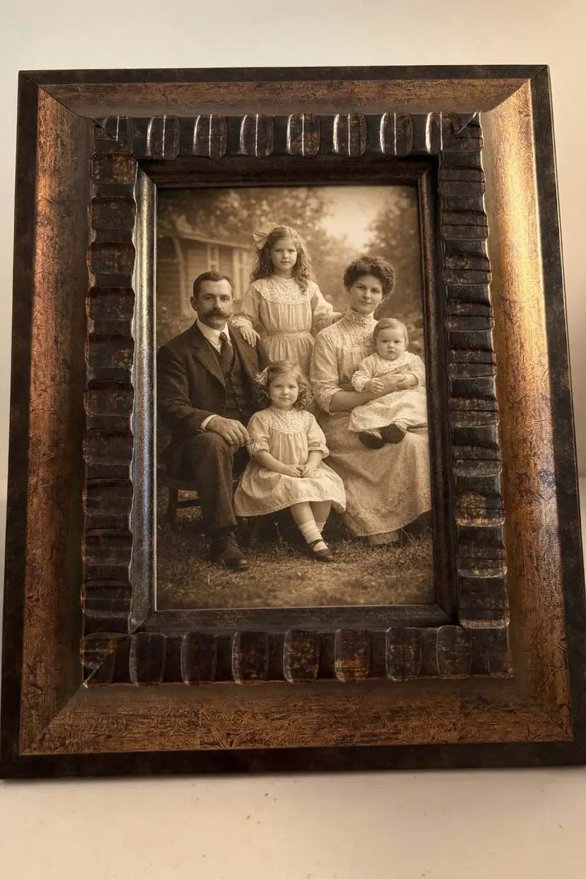 Dentil Trim Design 4 X 6 Wood Picture Frame