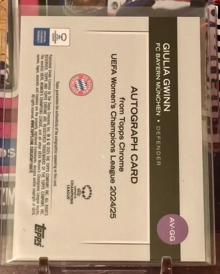 Giulia Gwinn 2024/25 Topps Chrome UWCL Autograph Rose Gold /50 Bayern Munich Germany Soccer Card