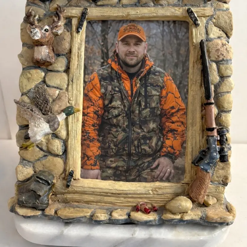 HUNTING STONE CABIN Picture Frame by ©Cedar Key Design (4"x 7" or 5"x 7")