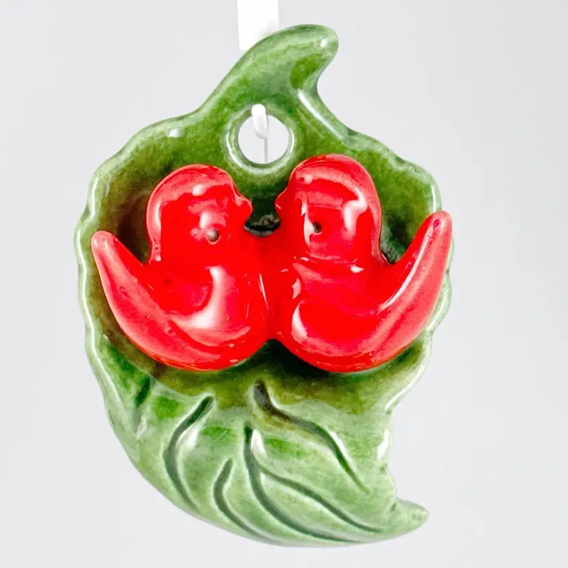 Artists Barn California Pottery Pot Holder Birds Hook Red Christmas Kitchen Vtg