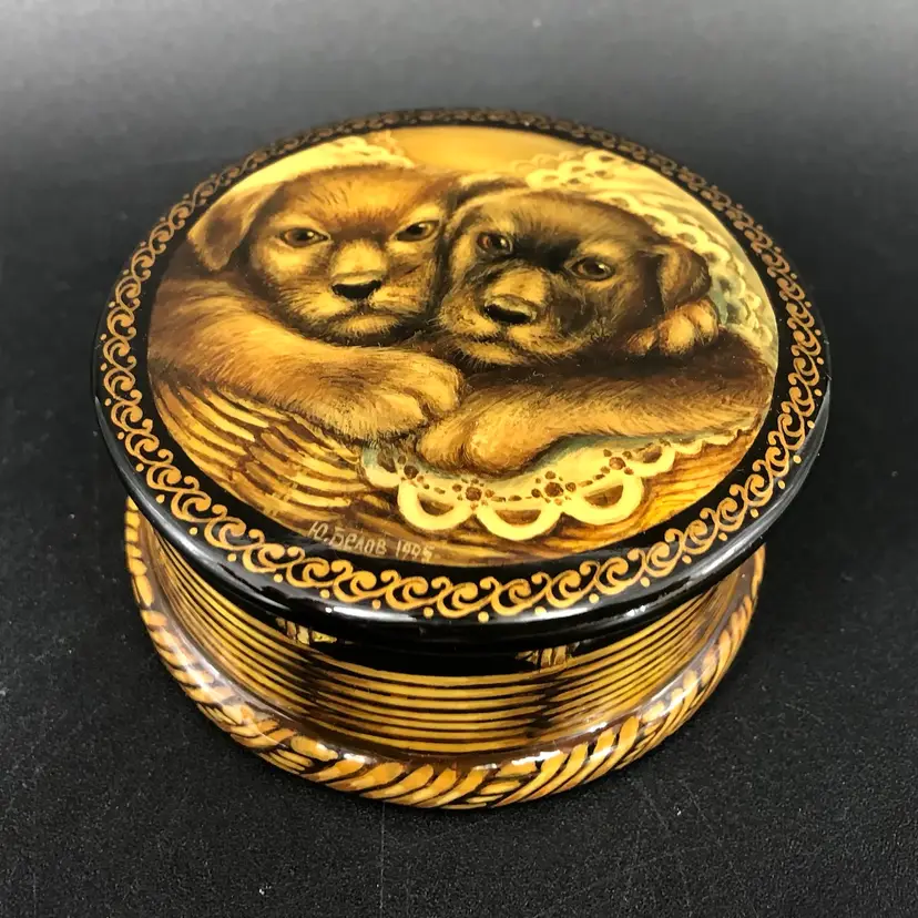 Signed Lacquered Puppy Dogs Trinket Box
