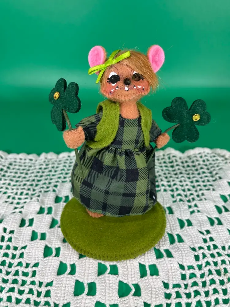 Vintage Annalee Shamrock Girl Mouse