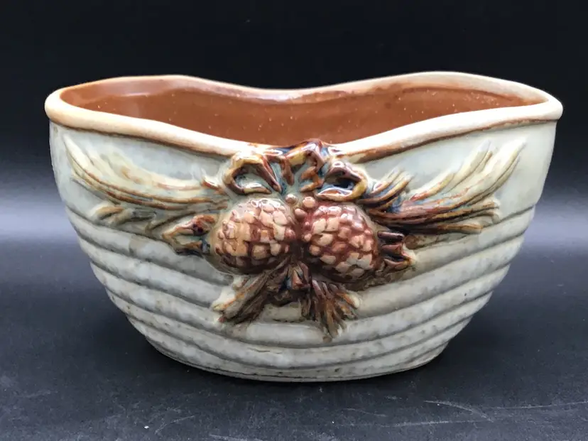 32-Pottery Farmhouse Style Pine Cone Planter/Dish