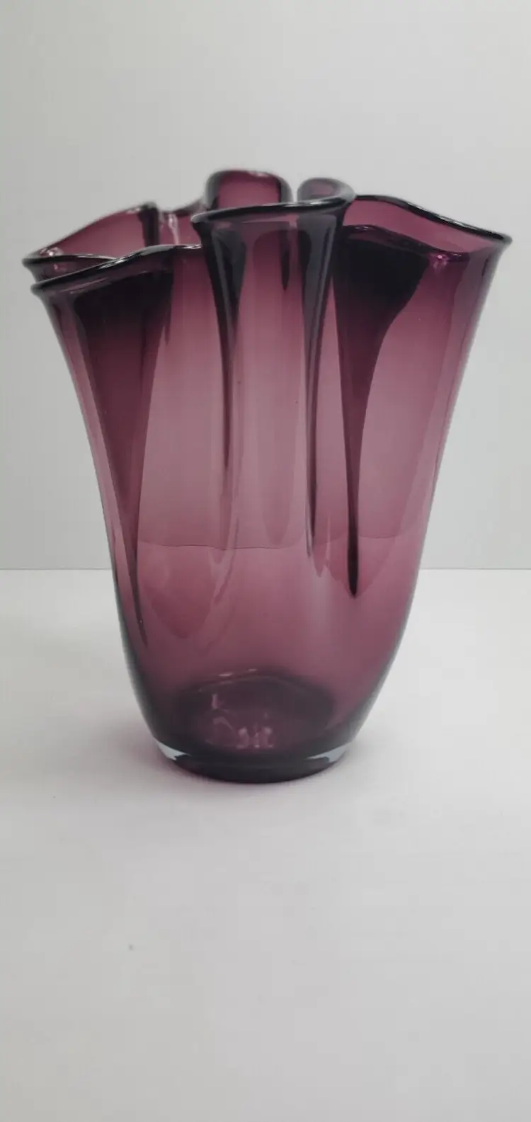 Amethyst Plum Handblown Art Glass Ruffled Handkerchief Ribbed Vase 8 1/4" Tall