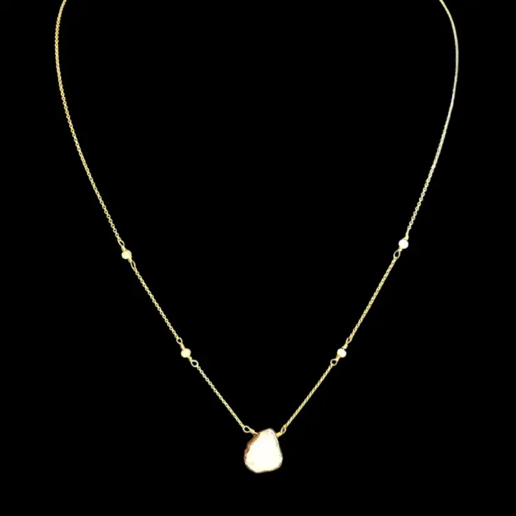 Agate Pendant Necklace