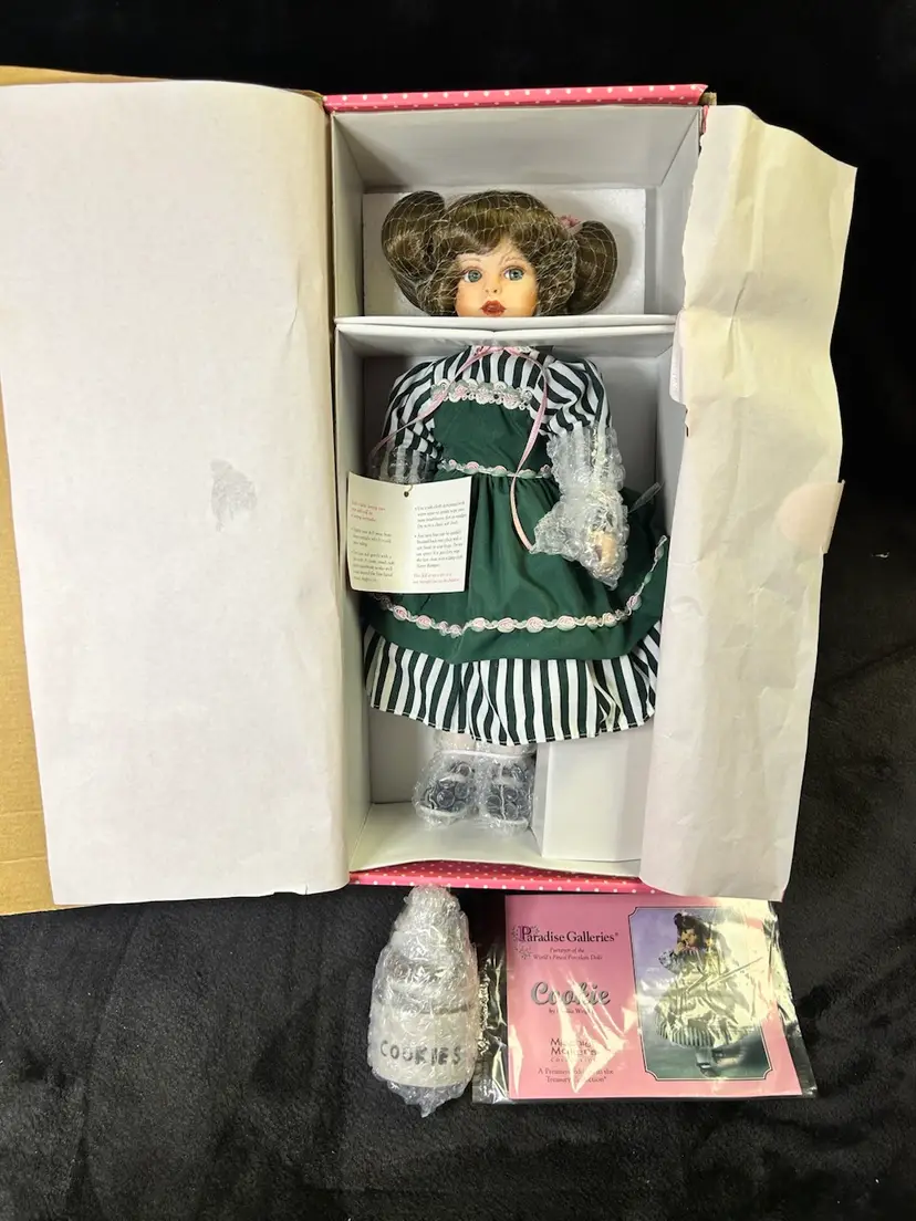 Vintage Cookie" Porcelain Doll Paradise Galleries Mischief Makers Collection