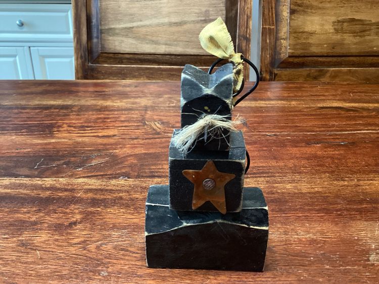 Folk Art Black Halloween Cat, 4.75x2.75x1.25”