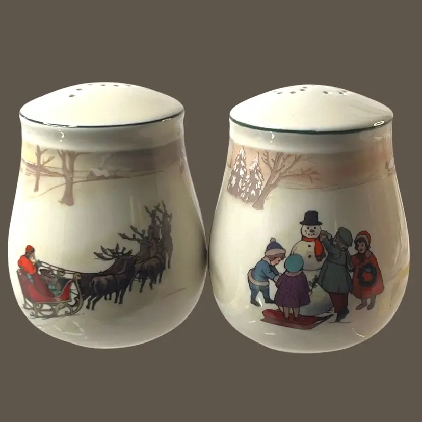 019 Vintage Hallmark What's In Santa's Bag? Table size Salt and Pepper Shakers