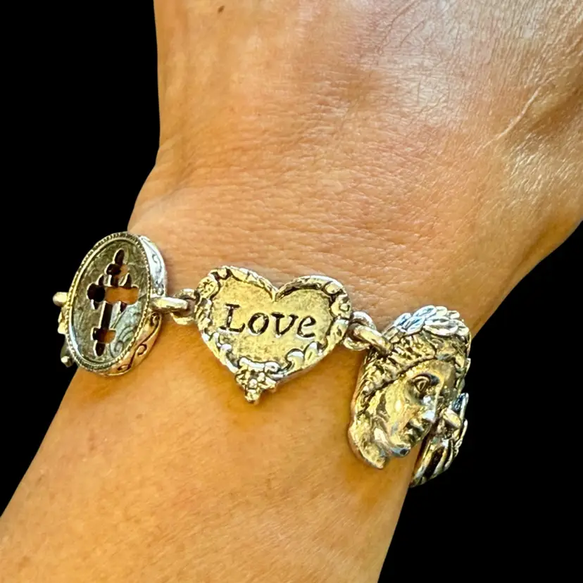 Vintage SilverTone Well Made Victorian Revival Romantic Love Charm Toggle Bracelet 8”