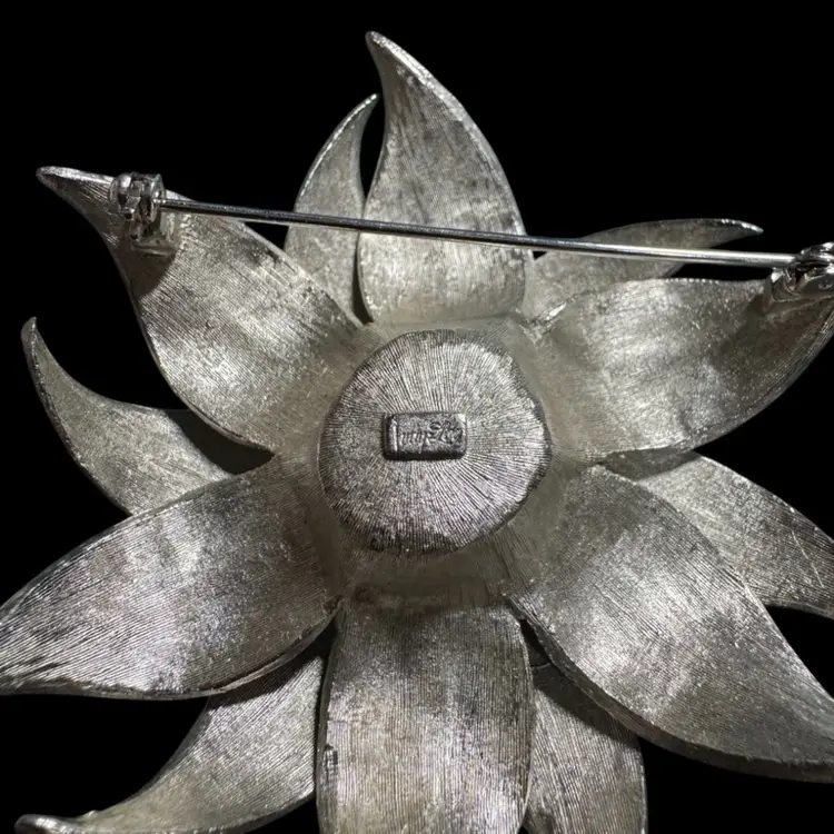 Judy Lee Silvertone Floral Brooch And Earring Set