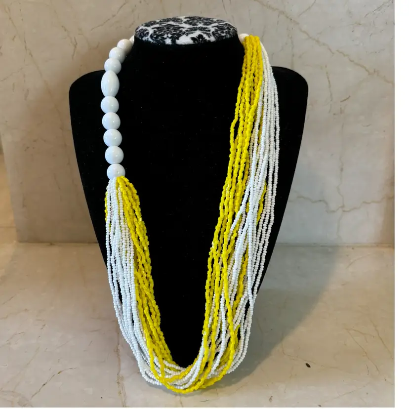 Asymmetric White & Yellow Daisy Color Beaded Necklace 12”