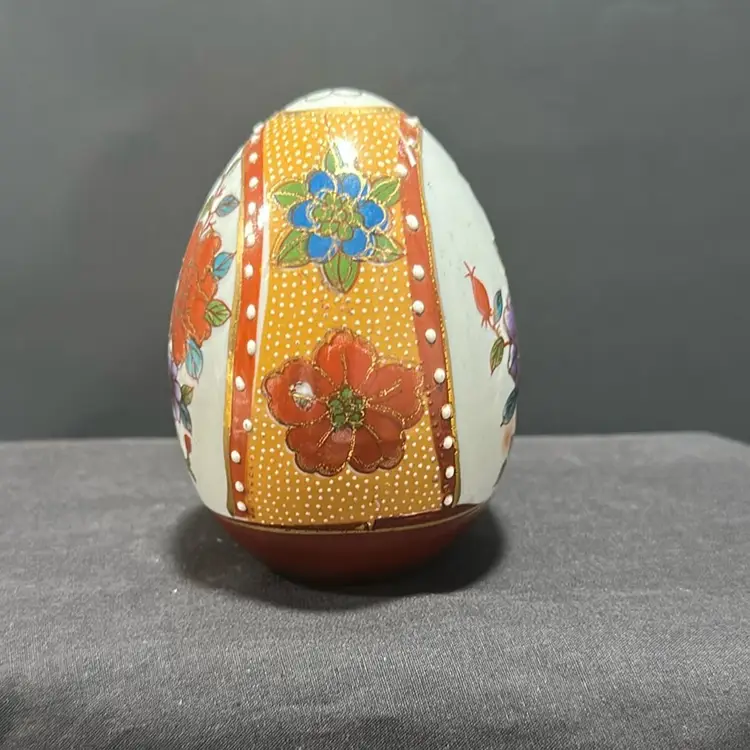 #1395 Vtg Asian Porcelain Hand Painted Moriage 4” Egg, Multi Color No Chips Or Cracks