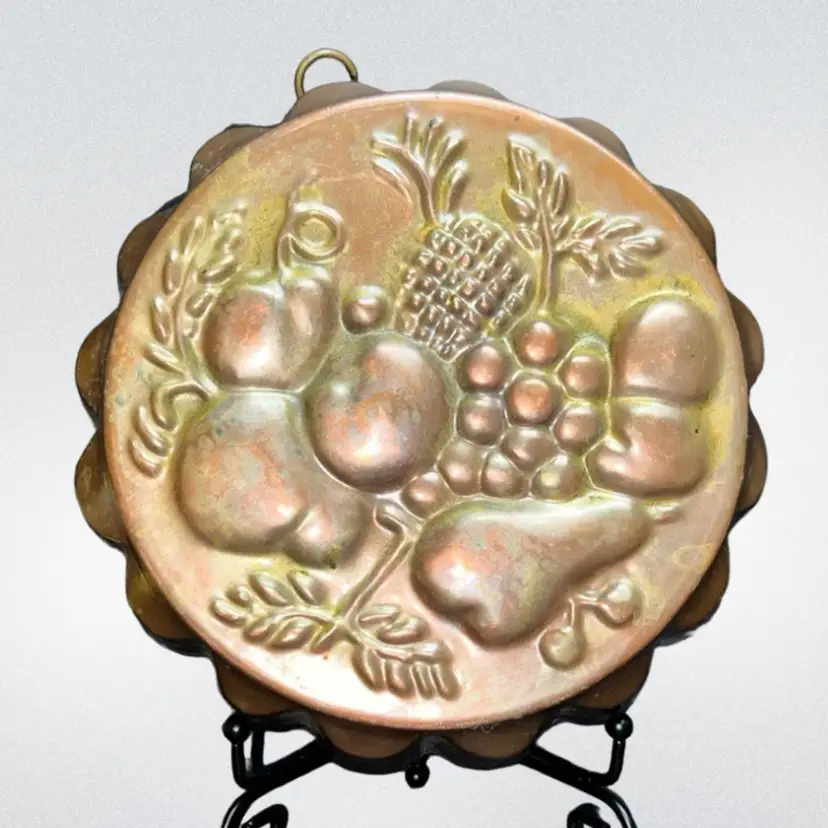 MARKDOWN! Vintage Copper Kitchen Mold Embossed Fruit With Hanger ~8.25β x 7.75β x 2.25"