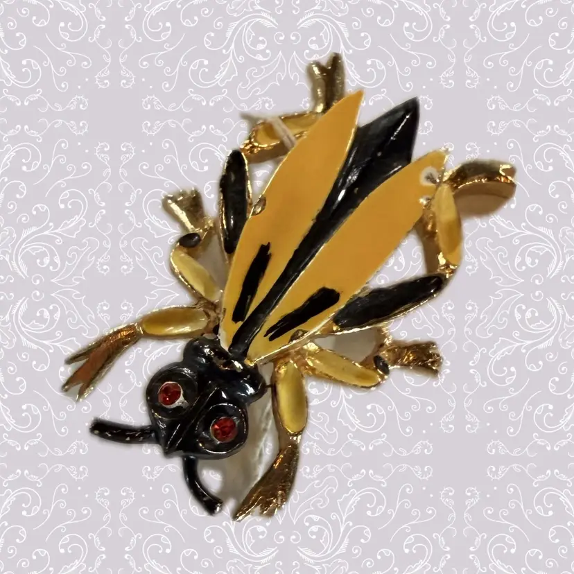 Sweet Bee Brooch
