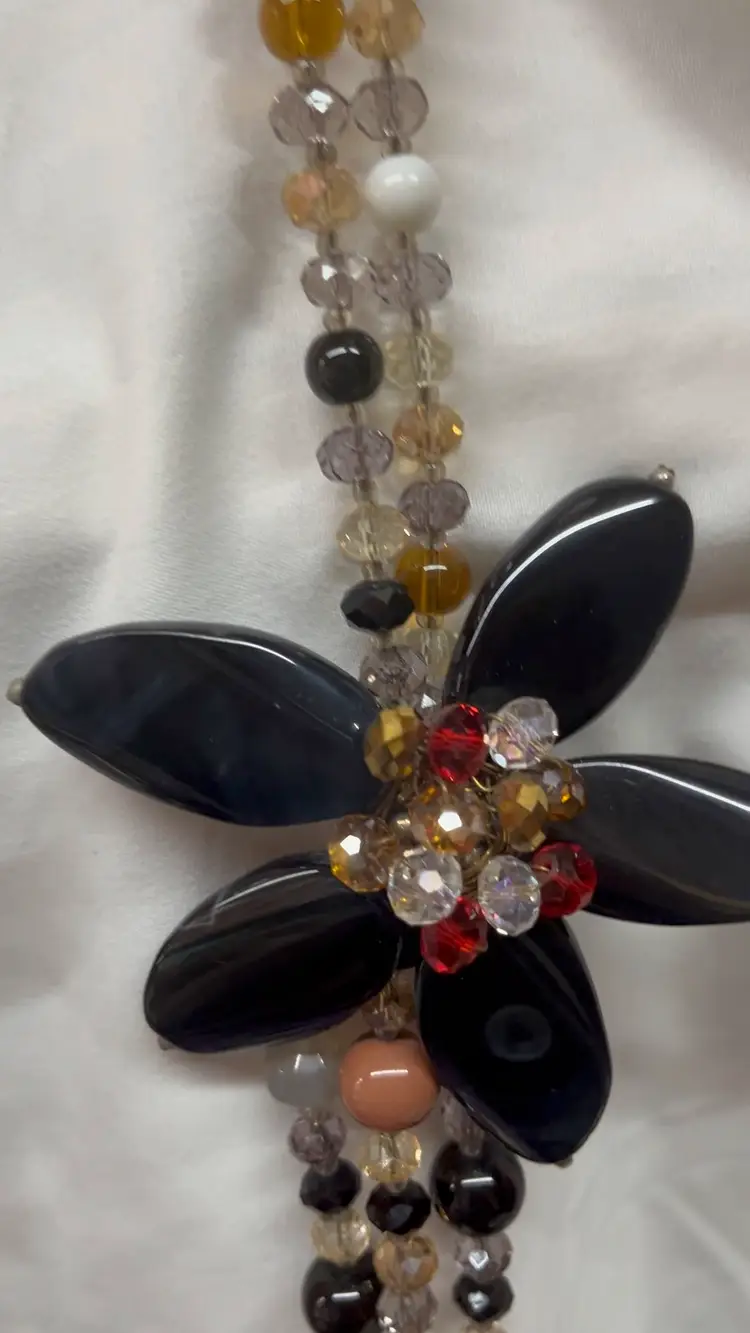 #02 - Stunning Acrylic Double Flower Statement Necklace