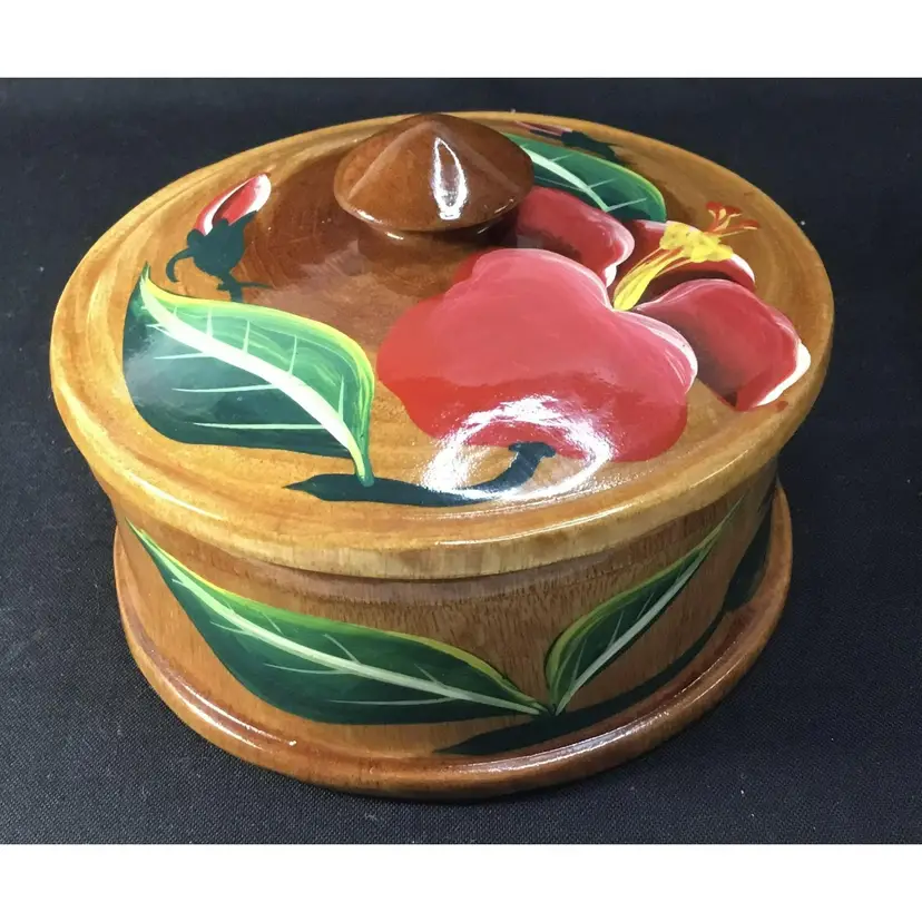 Beautiful hand turned, hand painted wood bowl/trinket box, 4", lid, finial top