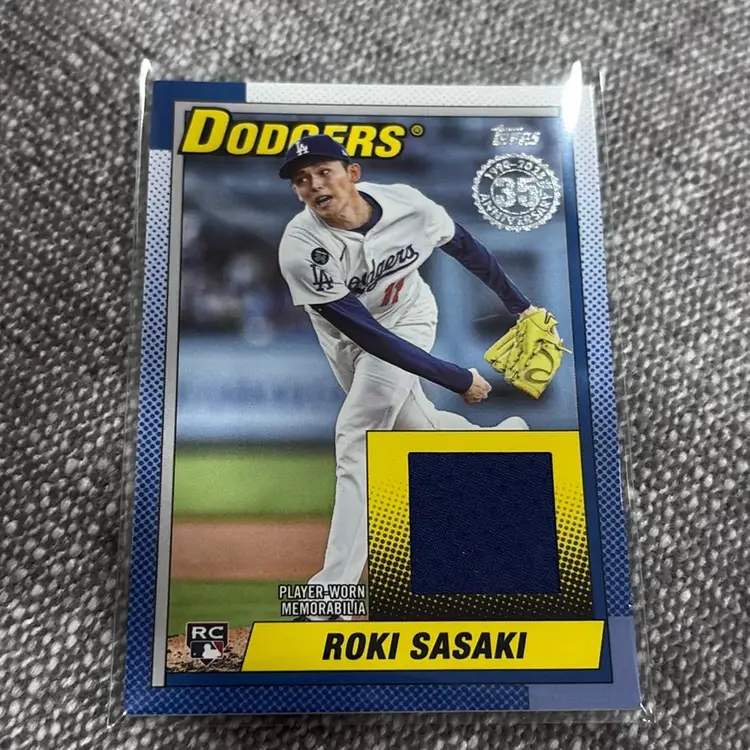 2025 Topps Update ROKI SASAKI 1990 Relic Player-Worn Dodgers RC