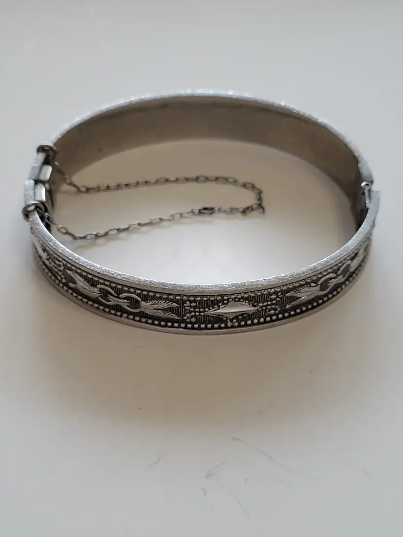Vtg Whiting & Davis silver tone clasp bracelet