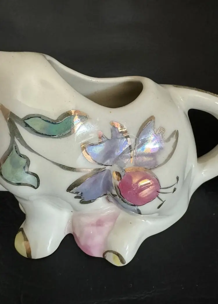 SITTING COW CREAMER KARLA WARE POTTERY USA  GOLD HAND PAINTED ADORABLE!!