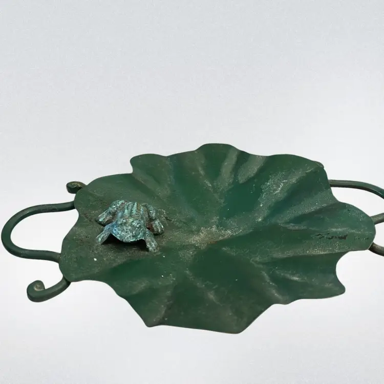 Cast Metal Frog on Lily Pad Tray – Rustic Garden Décor / Small Bird Feeder (12” x 9”)