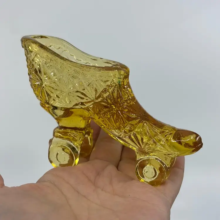 Amber Daisy & Button Glass Roller Skate 4”