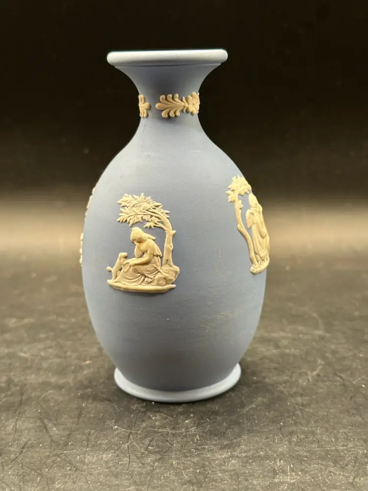 Wedgwood Blue Jasperware Cherub Pattern Small 5'" Vase Made In England