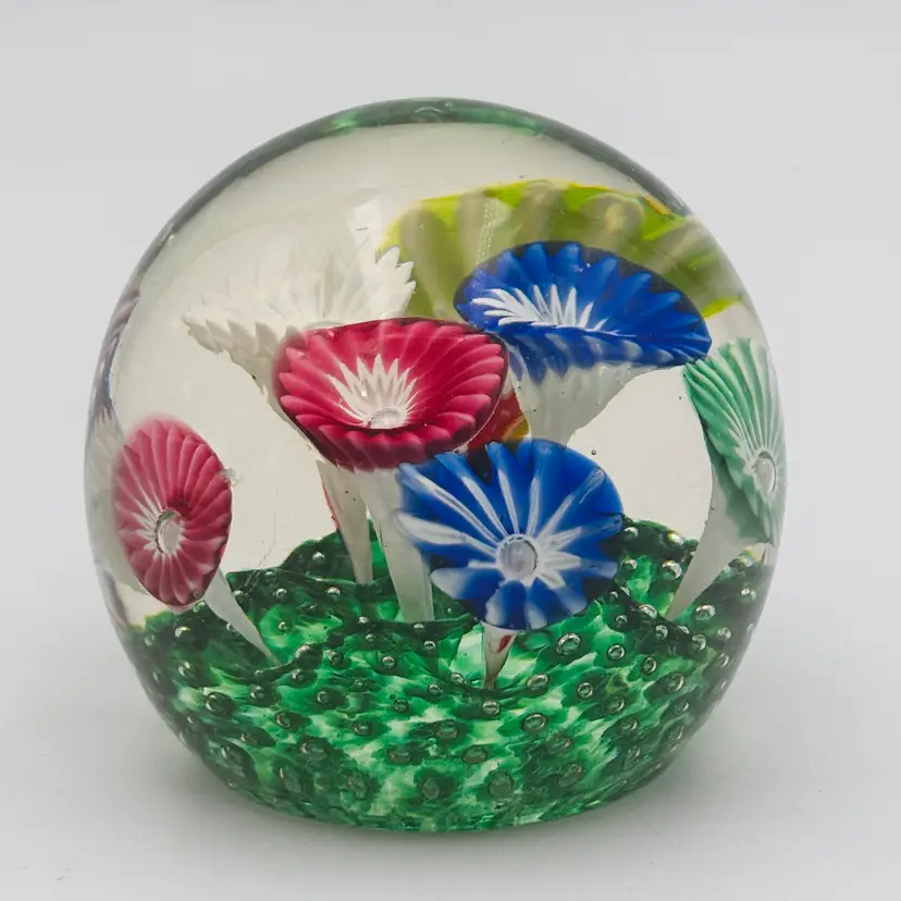 Vintage Fratelli Toso Murano Art Glass Paperweight Bullicante Trumpet Flower