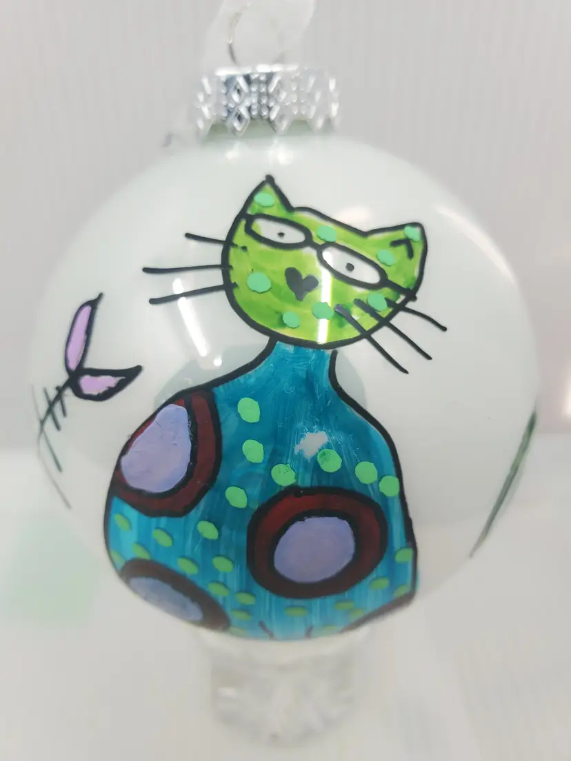💙STAN💙
CATS WITH PERSONALITY 
3.5" Glass Ornament With Handpainted Cat Personalizing Available