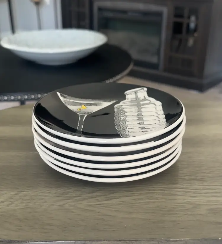 Vintage 6pc 2011 Signature Room Creative Martini & Shaker 6.25” Plates