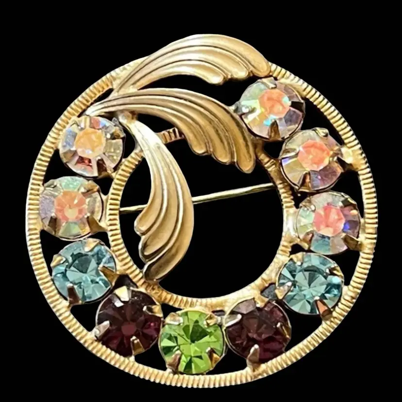 Vintage Rhinestone Circle Wreath Brooch Pin Gold Tone Jewelry
