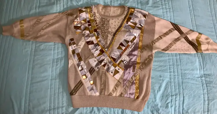 Bonnie Boerer: Designer Sweater w/bejeweled stones. Size M/L.