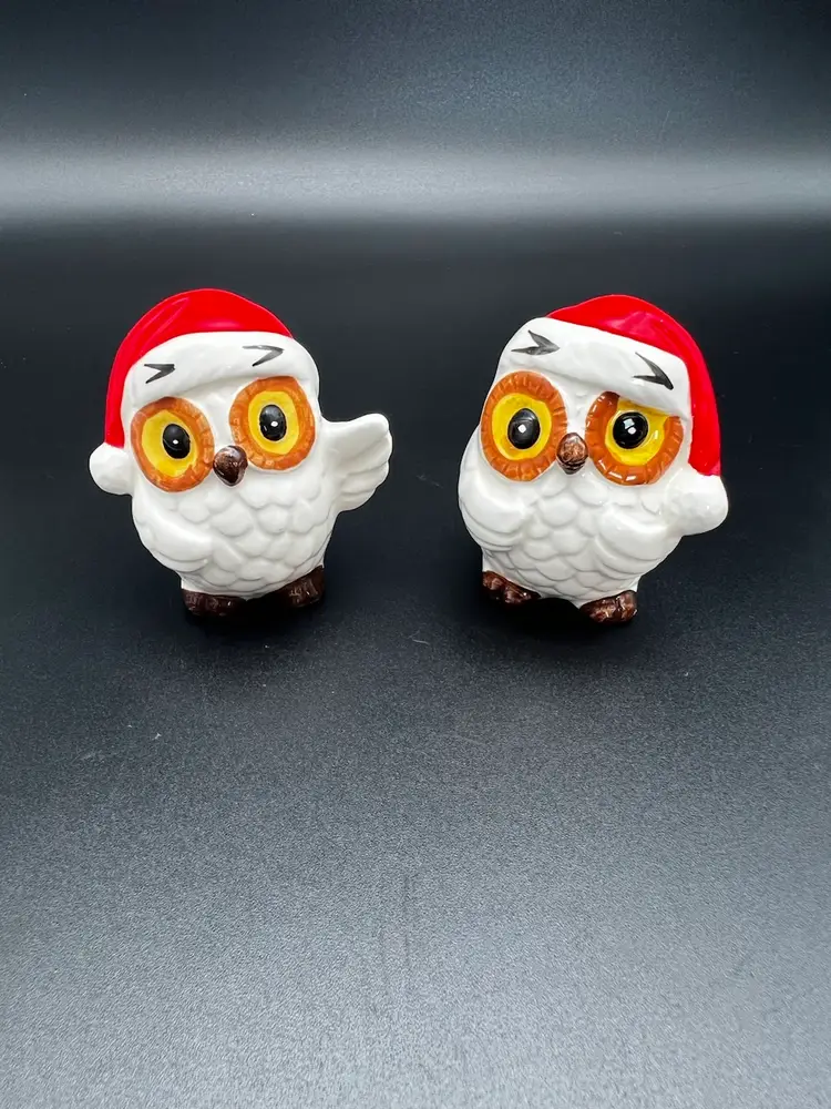 Vintage Norcrest Salt & Pepper Shakers White Owl Christmas Santa Sticker Japan Bird