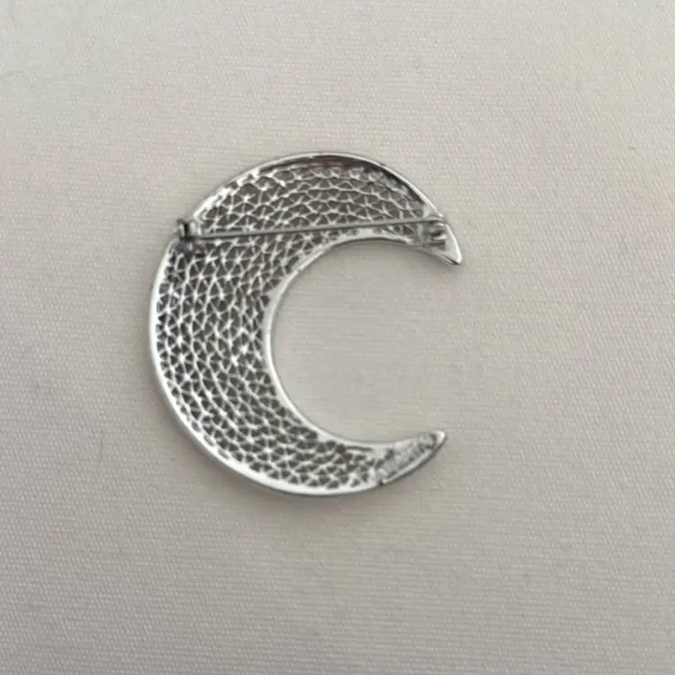 Vintage Sarah Coventry Marked Silver Lacey Openwork Silvertone Crescent Moon Pin