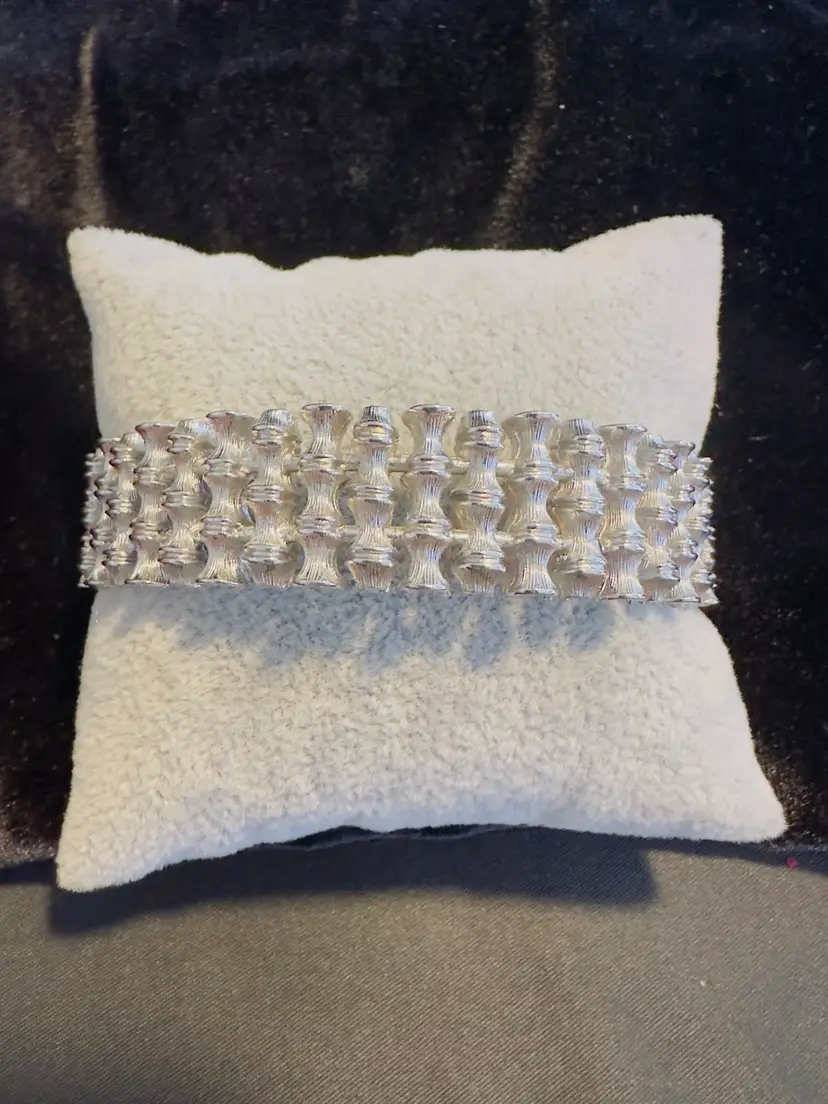 #71 Silver Tone Cuff Bracelet, Metallic, Bar Bells Or Bamboo Look Chain