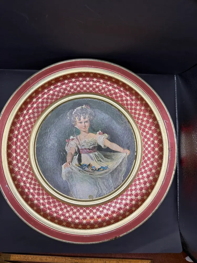 vintage tin box produced by Guildcraft for Sunshine Biscuits.