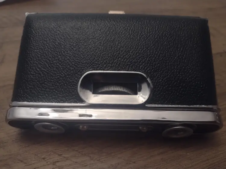 Vintage Stellar folding binoculars in good condition