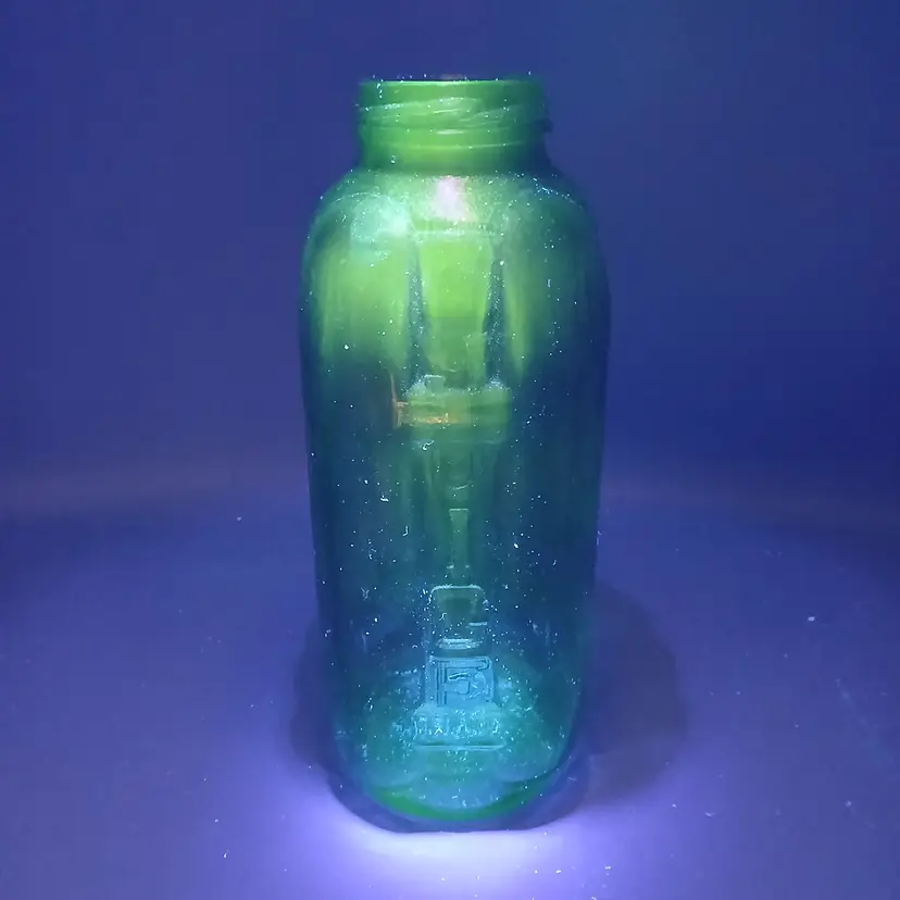 #207 - Vintage Hoosier Embossed Green Glass "Water/Juice" Refrigerator Bottle Jar 40 oz AS IS, GLOWS