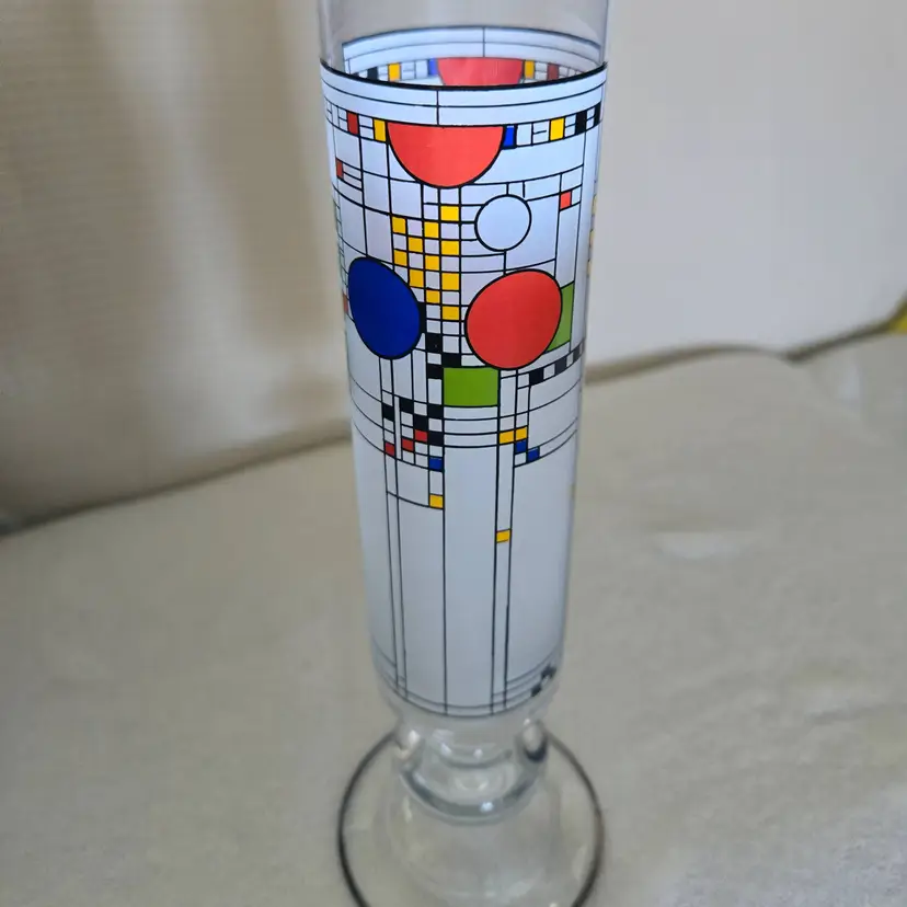 Frank Lloyd Wright Ommagio Pedestal Vase