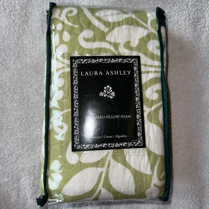 NIP Laura Ashley Standard Pillow Quilt Sham Rowland Green Cotton