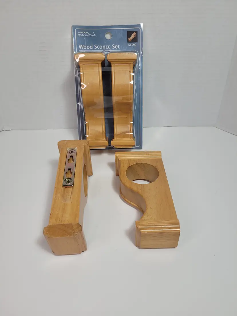 Blond Wood Curtain Rod Sconces Set of 4 NWT and NWOT