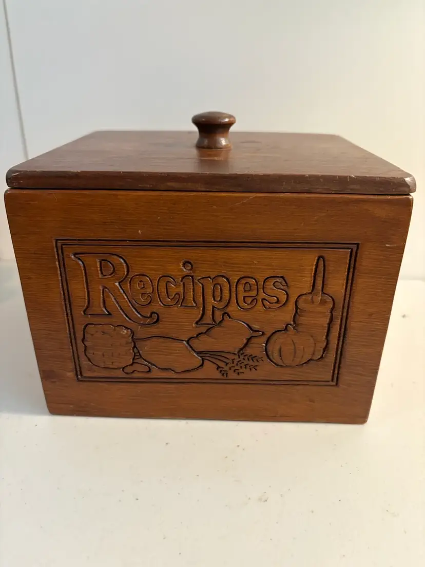 Vintage Wooden Recipe Box w/ Lid Recipes Carved Farmhouse Rustic Country Decor