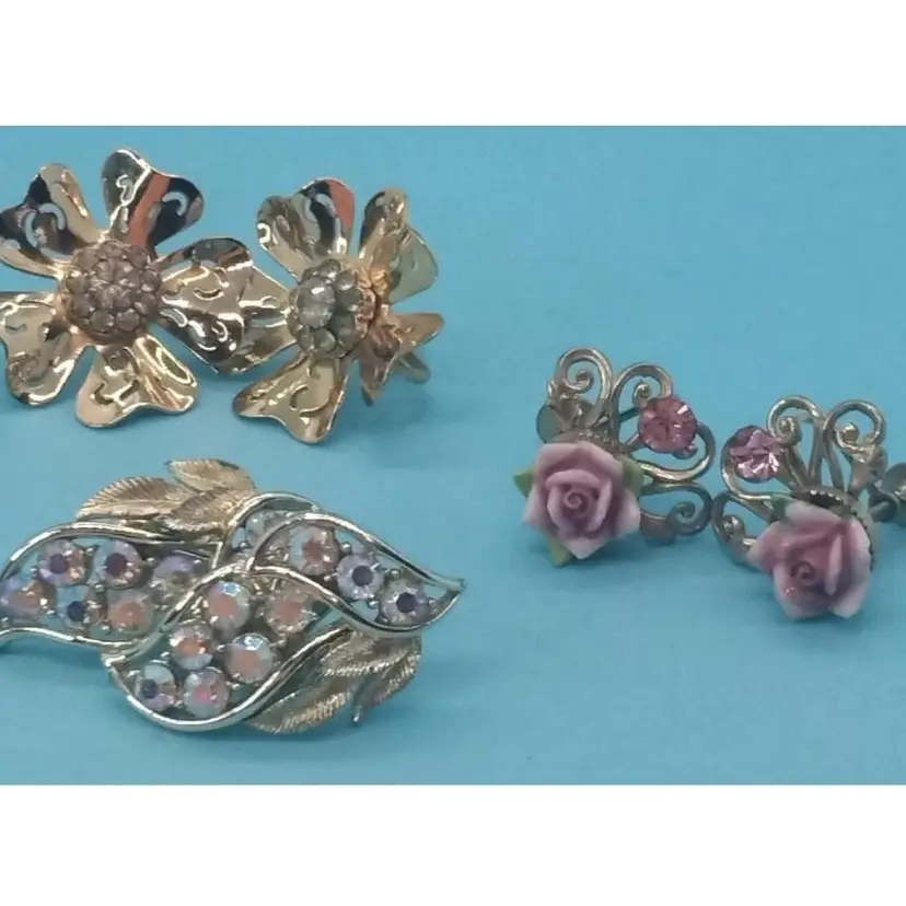 Vintage Floral Earings, Three
Sets, Clipons, Screw Backs, By CORO