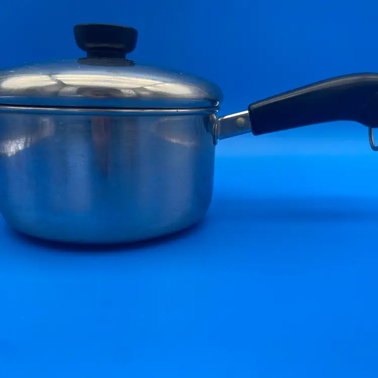 Revere Ware 1.5 Qt. Disc Bottom Saucepan w/ Lid - #h92A