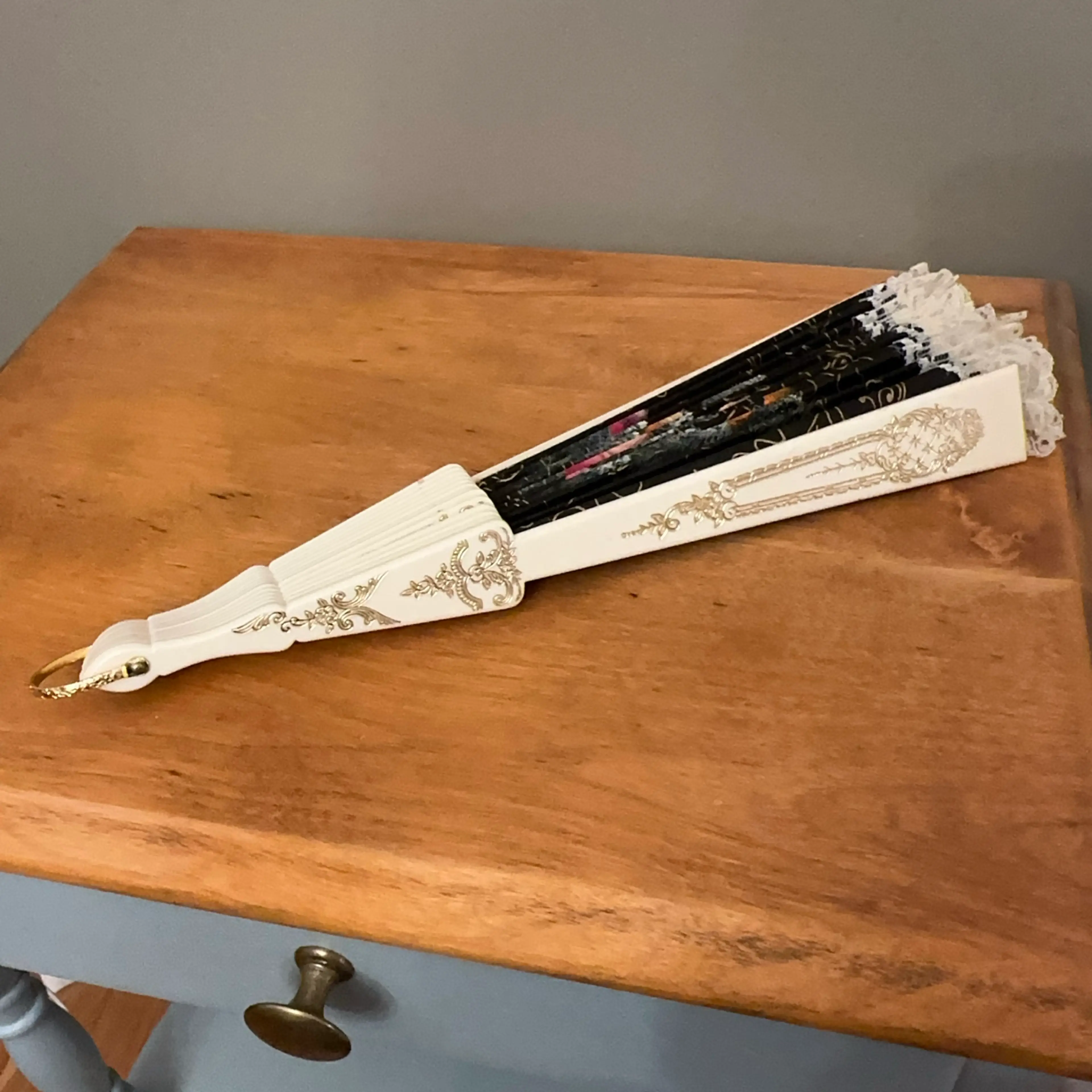 Image 4 of 4