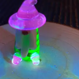 glow glass gnome by gator 🐊 glass